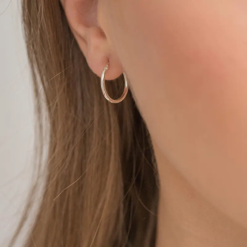 Simply Whispers 925 Sterling Silver Diamond Cut Hoops Hot