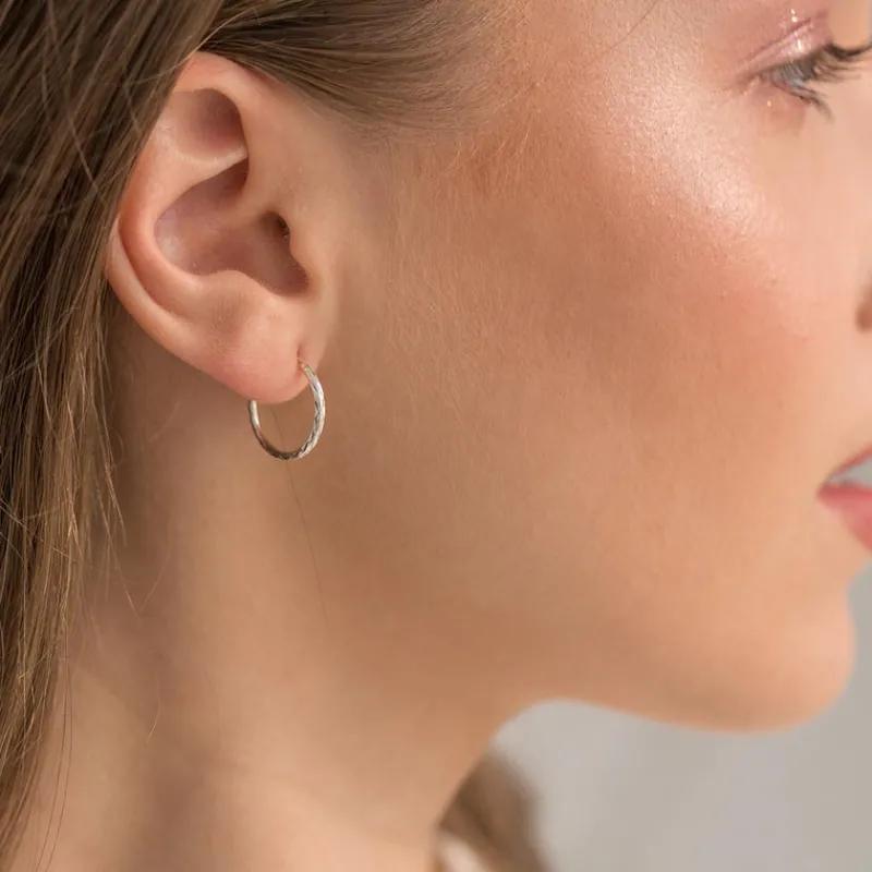 Simply Whispers 925 Sterling Silver Diamond Cut Hoops Hot