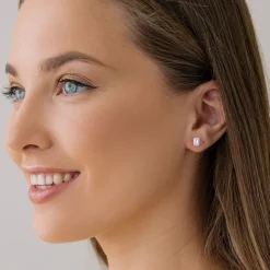 Simply Whispers 925 Sterling Silver Stud Earrings Emerald Cut Crystal Fashion